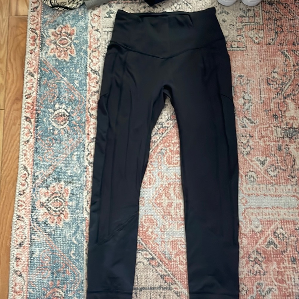 Black lululemon leggings
